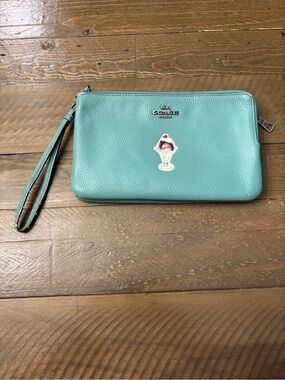 Rehab! Coach Teal Pebbled Leather Ice Cream Sundae Double Zip Wristlet